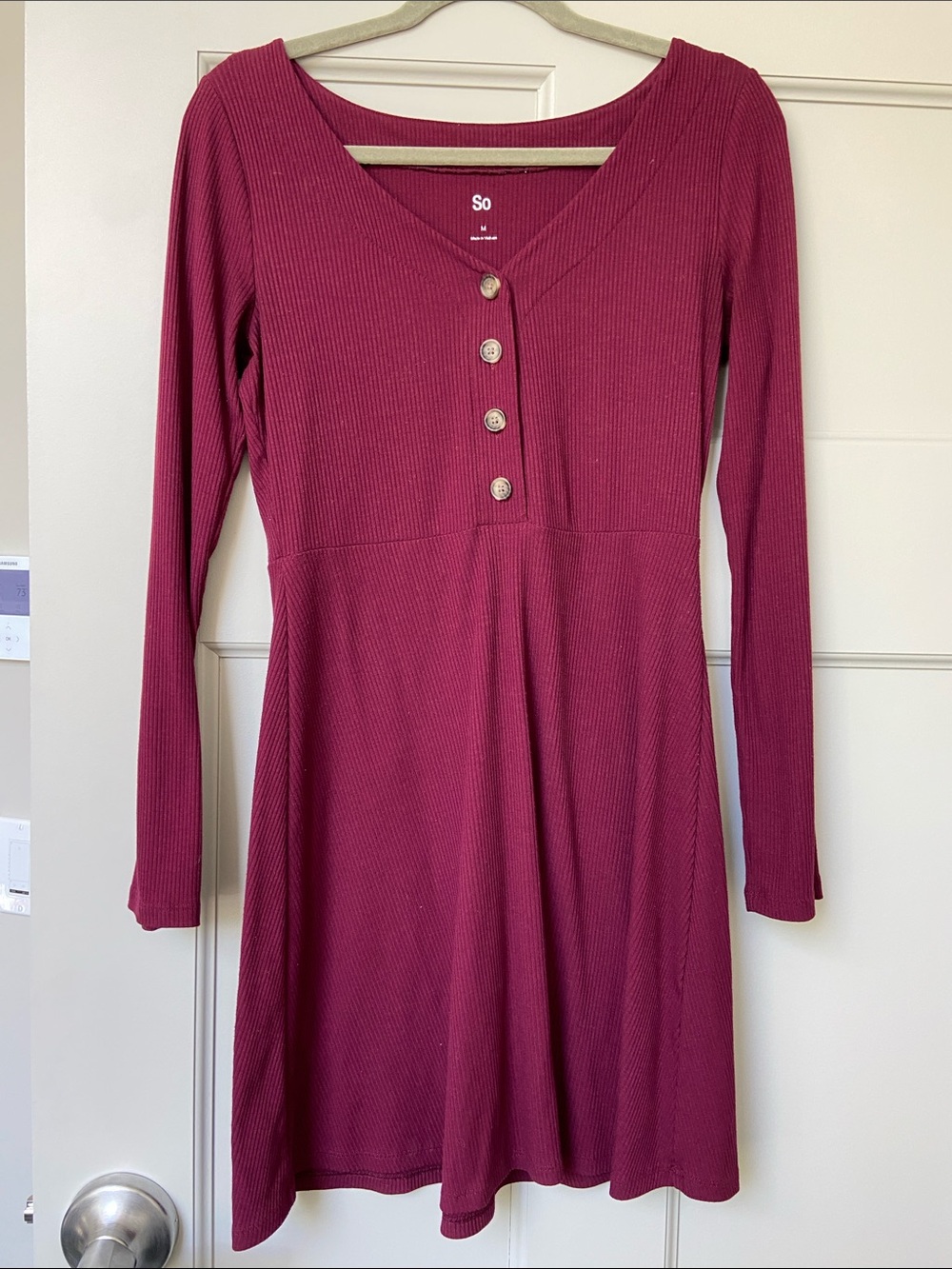 SO Ribbed Long-Sleeve V-Neck Dress in Wine